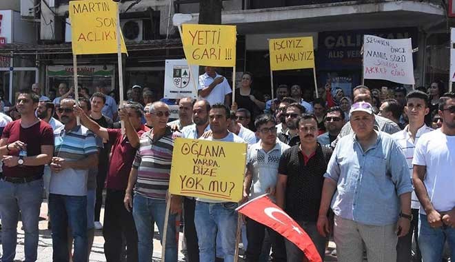 Torbalı'da işten çıkarılan işçiler eylem yaptı: Oğlana var da bize yok mu